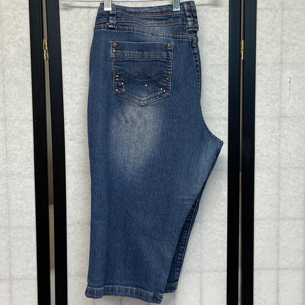 Kiss Therapy Embellished Zip Pocket Faded Capri Crop Denim Jeans Medium Wash 16 - Picture 6 of 14